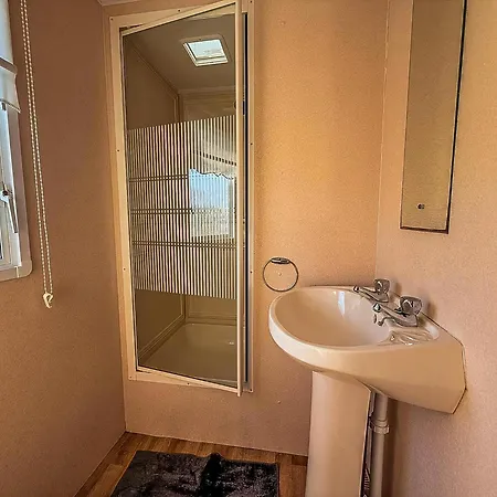 Lovely 8 Berth Caravan In Skegness With Free Wi-Fi, Ref 96023D Exterior photo