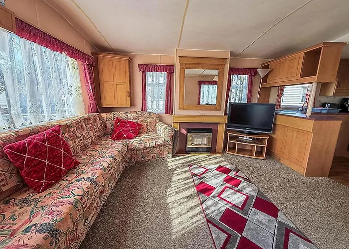 Lovely 8 Berth Caravan In Skegness With Free Wi-Fi, Ref 96023D