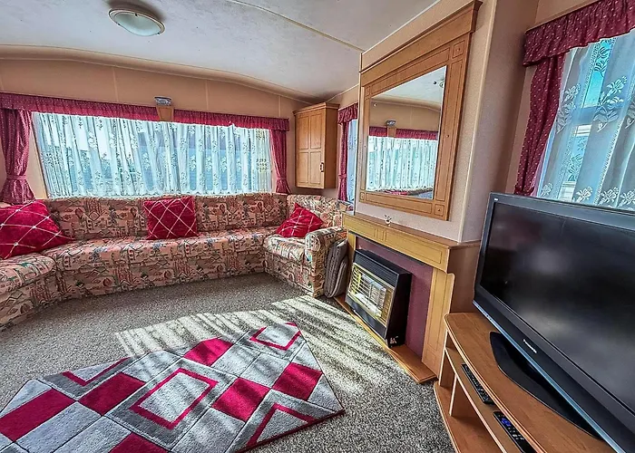 Lovely 8 Berth Caravan In Skegness With Free Wi-Fi, Ref 96023D
