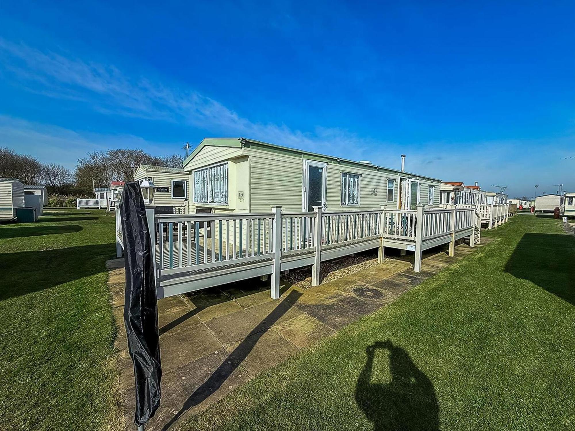 Lovely 8 Berth Caravan In With Free Wi-fi, Ref 96023d Campsite Skegness