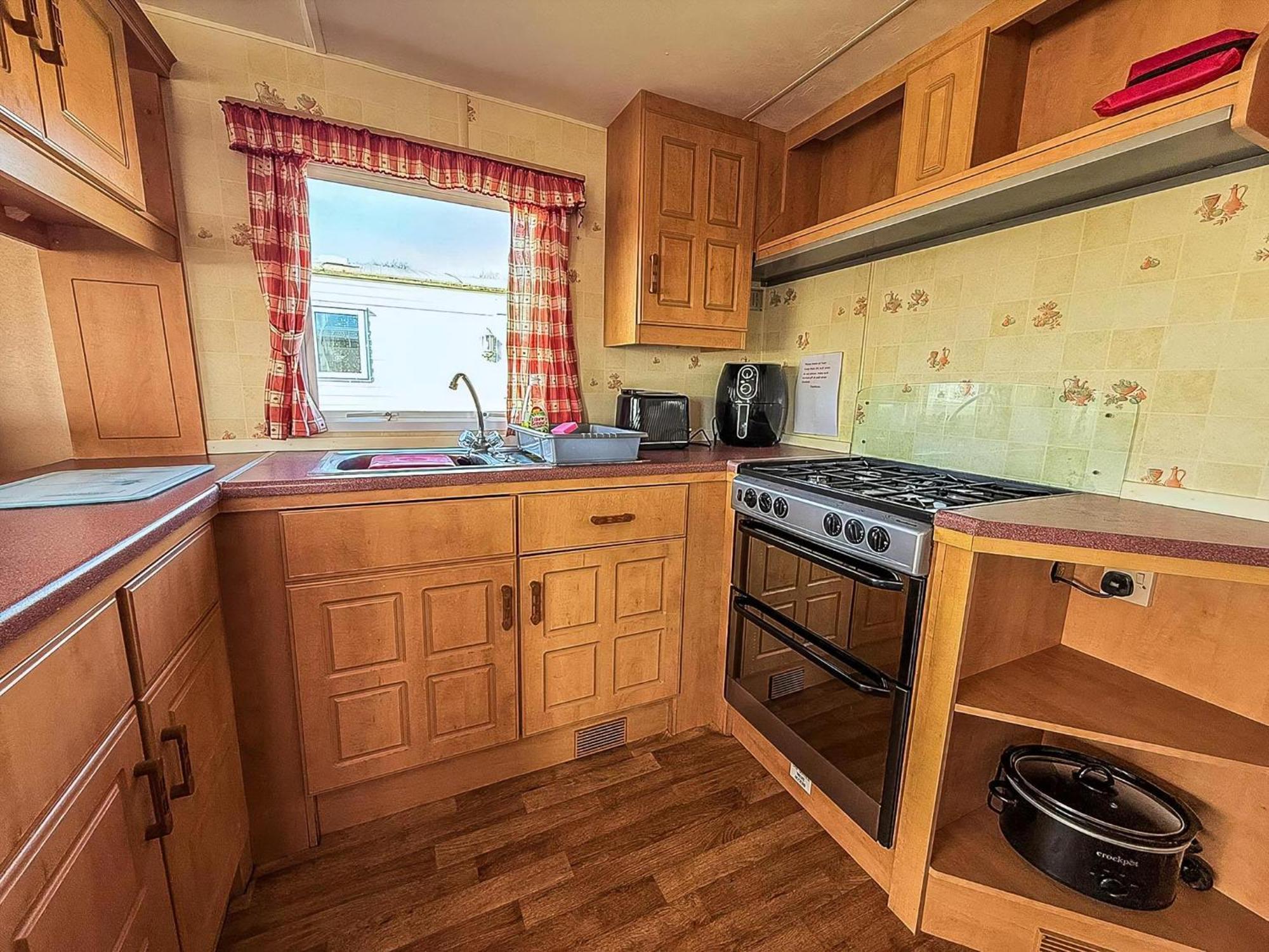 Campsite Lovely 8 Berth Caravan In With Free Wi-fi, Ref 96023d Skegness
