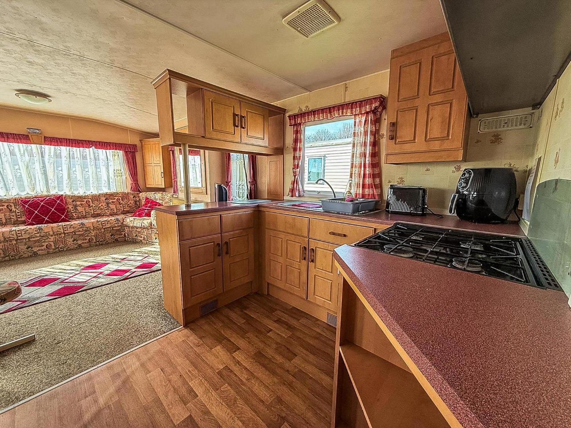 Lovely 8 Berth Caravan In With Free Wi-fi, Ref 96023d Skegness